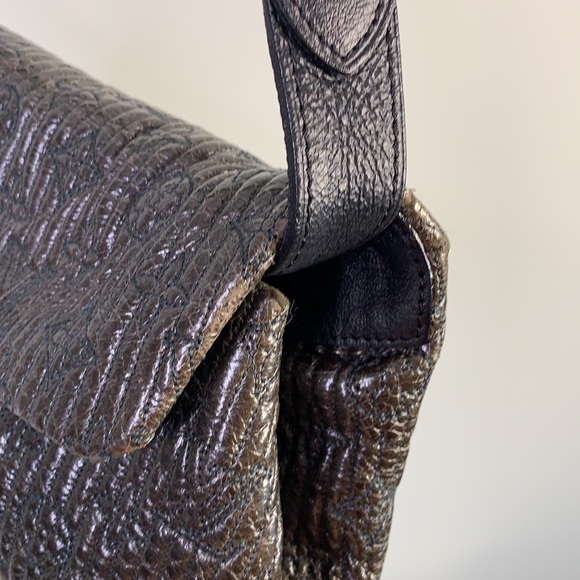 LOUIS VUITTON BLACK GOLD MONOGRAM GLOSSED LEATHER SHOULDER BAG - Picture 8 of 16